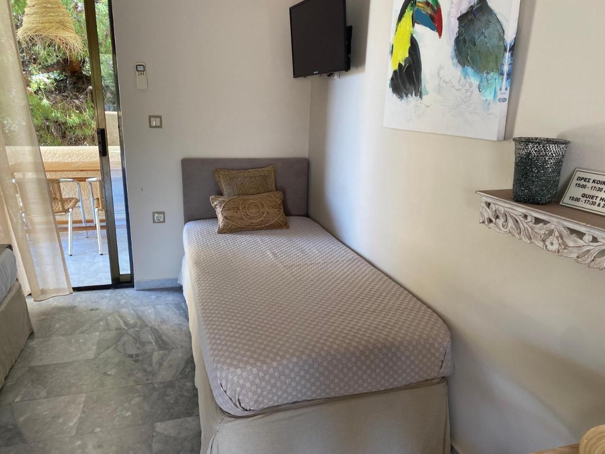 Aelia Houses Agia Marina  Exterior photo